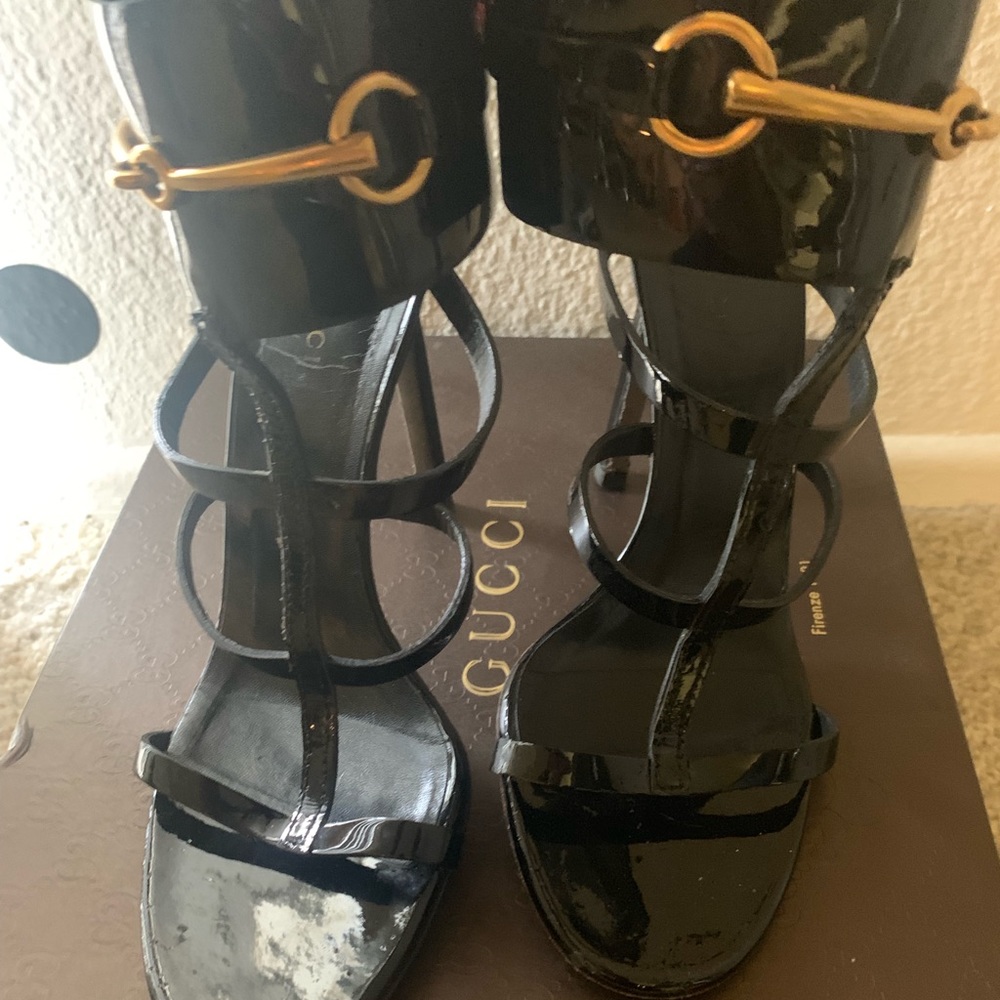 Gucci patent leather sandal